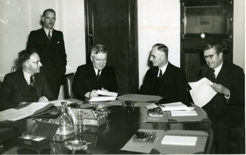 War Council, Melbourne, 1941 Standing John Reid. L to R A Drakeford, Walter Nash, John Curtin Dr Evatt