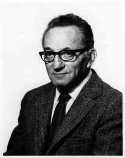Photograph of Sol Spiegelman