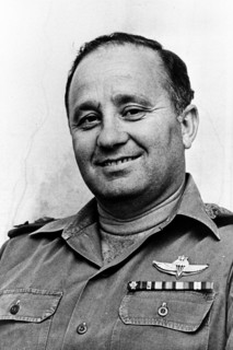 Photograph of Yitzhak Hofi