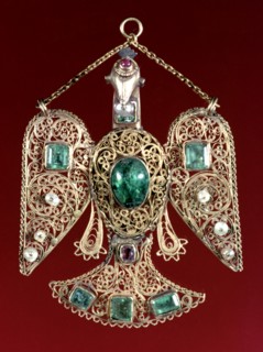 An enamelled and gem set gold, eagle pendant, Islamic possibly north African 18th century