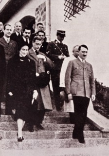 In October 1937, the Duke and Duchess of Windsor