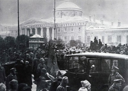 Soldiers gathering at the Tauride Palace,