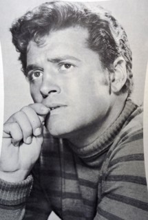 Photographic portrait of Gordon MacRae
