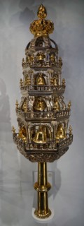 Gold Torah Crown which is thought to have come from the court of the Hasidic leader Rabbi Israel Friedman of Ruzhin