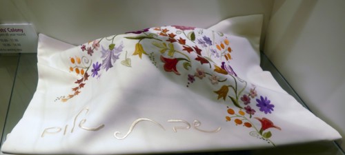 Embroidered white Shabbat