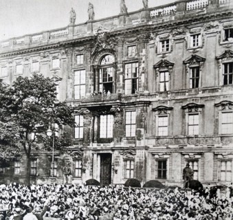 Kaiser Wilhelm announces the outbreak of war from his palace in Berlin, 31 July 1914