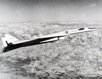 Photograph of a North American XB-70 Valkyrie, a bomber for the United States Air Force Strategic Air Command, in flight