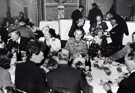 Photograph of Carl-Heinrich von Stülpnagel having dinner at the Paris Opera house