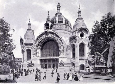 Photograph of the Palace of Mining and Metals.