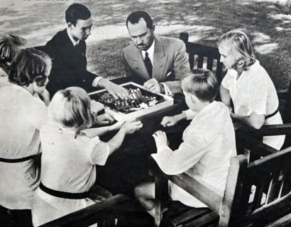 Prince Félix of Luxembourg, husband of Charlotte, Grand Duchess of Luxembourg with his children, in exile during World War II
