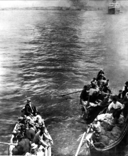 War of the Balkans, Fire of Smyrna, flight of Greek and Italian refugees