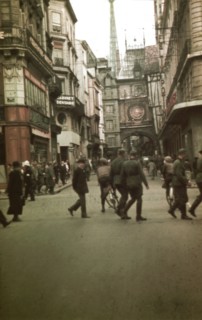 Soldats allemands dans une ville occupée, 1940