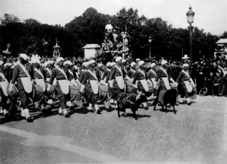 Le défilé de la victoire à Paris, 1945