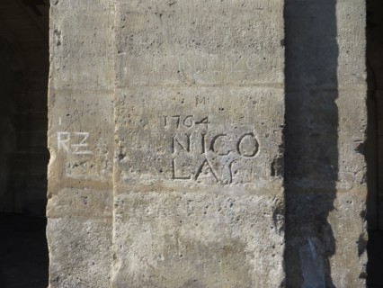 "1764 Nicolas" - le plus ancient graffiti de Paris