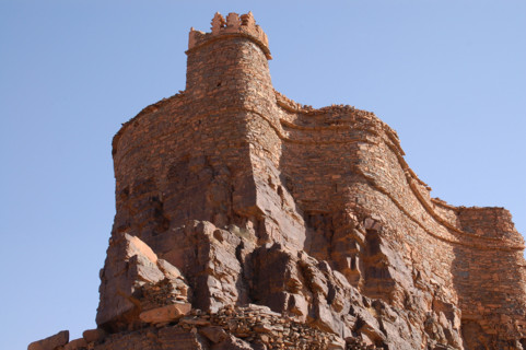 Greniers fortifiés du sud marocain, ou agadirs.