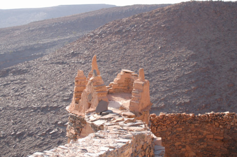 Greniers fortifiés du sud marocain, ou agadirs.