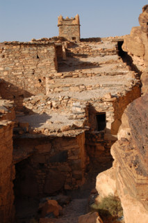 Greniers fortifiés du sud marocain, ou agadirs.
