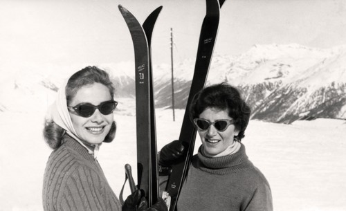 Les soeurs Livanos, 1957
