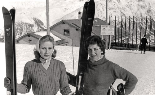 Les soeurs Livanos, 1957