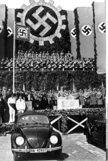 Cérémonie d'inauguration d'une usine Volkswagen, 1938