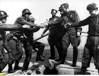 Jonction entre les armées américaine et ukrainienne, 1945