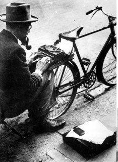 Dactylographe des temps modernes, 1939