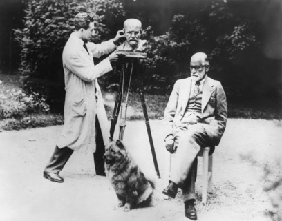 Sigmund Freud et le sculpteur Oscar Nemon