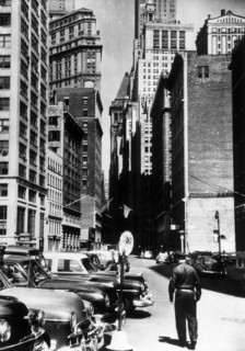 Une rue dans le quartier de Wall Street à New York