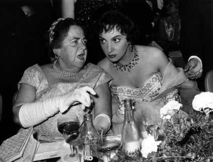 Gina Lollobrigida et Elsa Maxwell en 1958