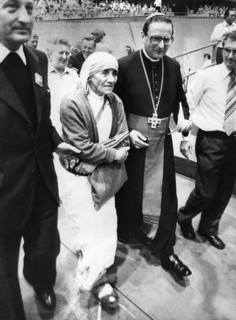 Mère Teresa et Joachim Meisner en 1980