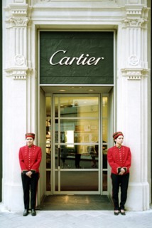 Entrée de la boutique Cartier à Vienne