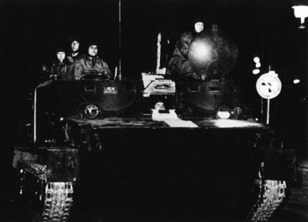 Printemps de Prague : char de la NVA en route pour la Tchécoslovaquie, août 1968