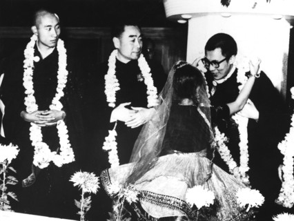 Le Dalai Lama, le Panchen Lama et le Premier Ministre chinois Chou En Lai