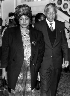 Nelson Mandela et sa femme Winnie en voyage officiel à Bonn