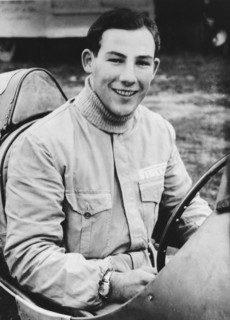 Moss, Stirling *17.09.1929-
Autorennfahrer, GB

- Portrait am Steuer seines Rennwagens

- 1951