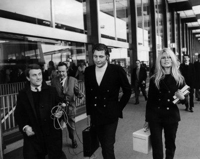 Bardot, Brigitte *28.09.1934-
Schauspielerin, Frankreich

- mit Ehemann Gunter Sachs

-