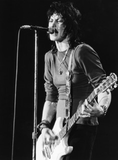 *22.09.1958-
Rock-S„ngerin, Gitarristin; USA

- bei einem Konzert im Berliner Metropol

- 18