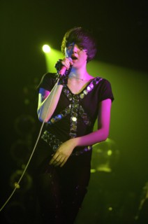 Yeah Yeah Yeahs; Musikgruppe, Rockmusik; USA, Saengerin Karen O. Auftritt in der Koelner Live Music
