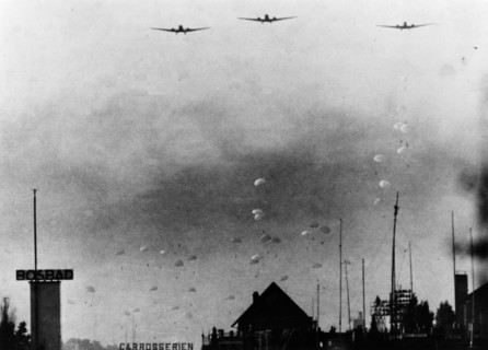 Troupes allemandes parachutées sur La Haye aux Pays-Bas