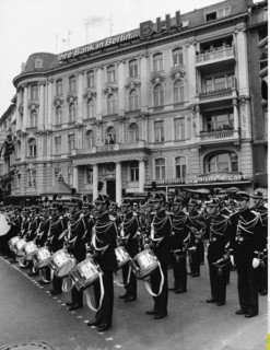 Giscard d'Estaing, Val‚ry - Staatspraesident, Frankreich/ Berlinbesuch, Garde de la R‚publique
