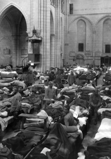 Hôpital militaire français installé dans l'église de Braisne