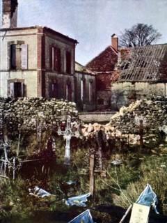 Ruines du cimetière de Charleville, en septembre 1914