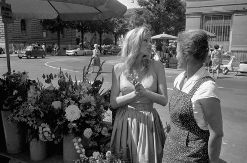 Ursula Andress et sa mère, 1965