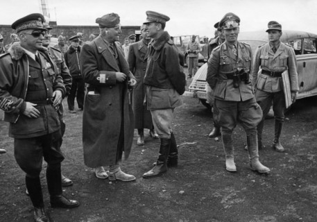 Rommel, Erwin - Generalfeldmarschall, D/ (2.v.r.)