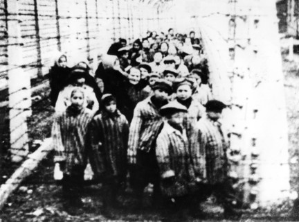 Survivants du camp d'Auschwitz, 1945