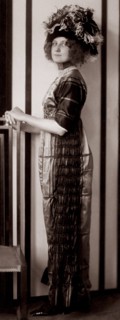Emilie Floege, 1910.