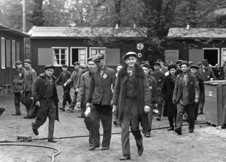 Les travailleurs des territoires occupées de l'Est après leur journée de travail, 1942