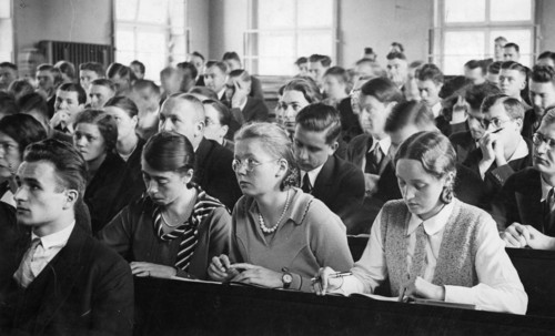 Etudiants dans les années 30