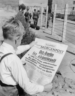 La presse allemande annonce la construction du mur de Berlin, 1961