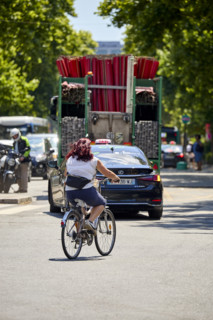 Vélos et voitures à Paris